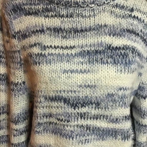 3 for 20 $ bundle Wild fable blue n white space dyed cropped sweater - Picture 5 of 8